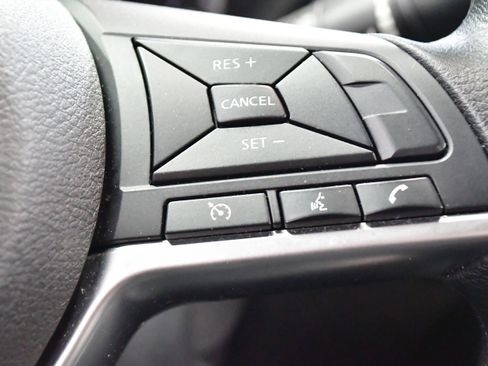 Used 2025 Nissan Versa SV FWD image 22