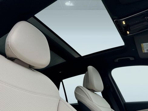 Certified 2025 Mercedes-Benz GLC 300 4MATIC image 13