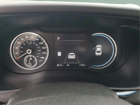 Used 2025 Genesis G70 2.5T image 27