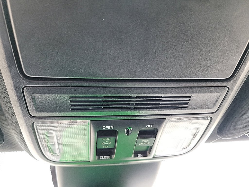Used 2025 Honda Odyssey Sport-L image 19