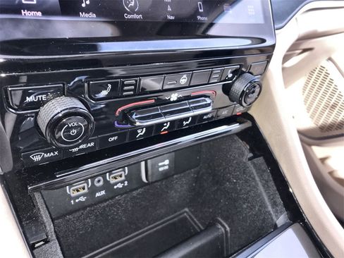 Used 2021 Jeep Grand Cherokee L Limited w/ Trailer Tow Package image 19