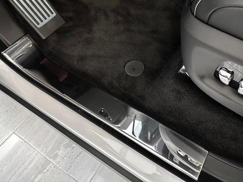Certified 2023 Rolls-Royce Cullinan w/ Technology Package AWD/4WD image 9