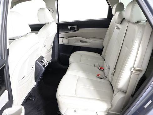 Used 2023 Kia Sorento S w/ Panoramic Sunroof Package FWD image 34