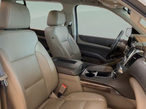 Used 2019 Chevrolet Suburban LT RWD image 42