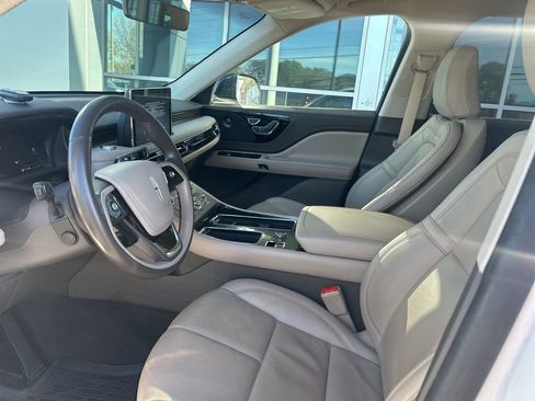 Used 2023 Lincoln Aviator Reserve image 3