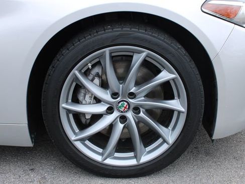 Used 2017 Alfa Romeo Giulia Sprint w/ Cold Weather Package image 38