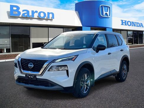Used 2023 Nissan Rogue S AWD/4WD image 2