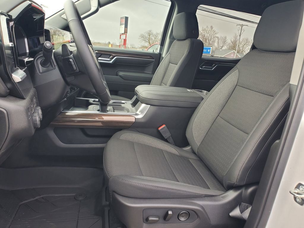 New 2026 Chevrolet Silverado 1500 RST w/ Rally Edition AWD/4WD image 6