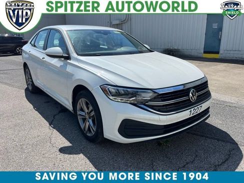 Used 2023 Volkswagen Jetta SE FWD image 1
