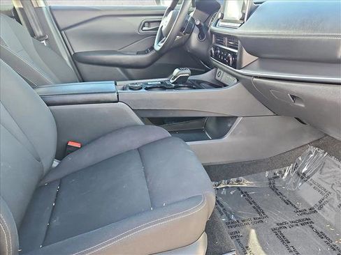 Used 2024 Nissan Rogue S image 19