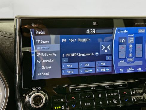 Used 2021 Toyota Highlander Limited image 21