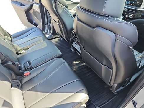 Used 2026 Acura MDX FWD w/ Technology Package image 11