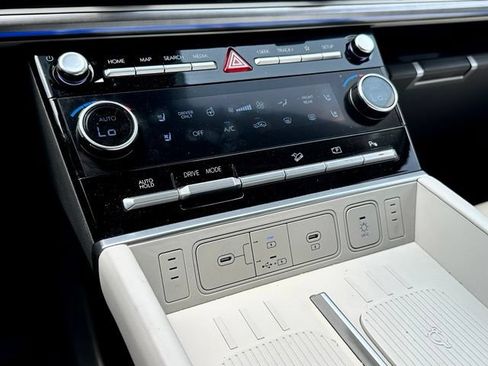 Used 2025 Hyundai Santa Fe Calligraphy FWD image 29
