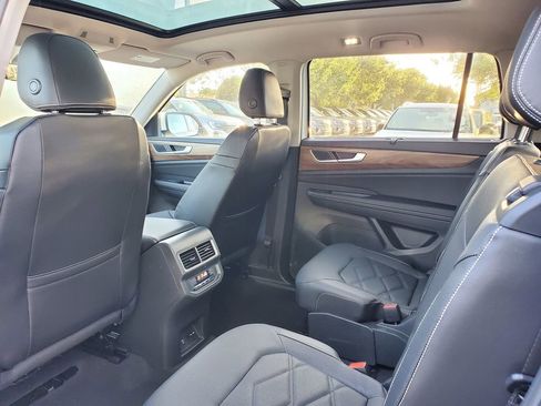 New 2026 Volkswagen Atlas SE FWD image 5