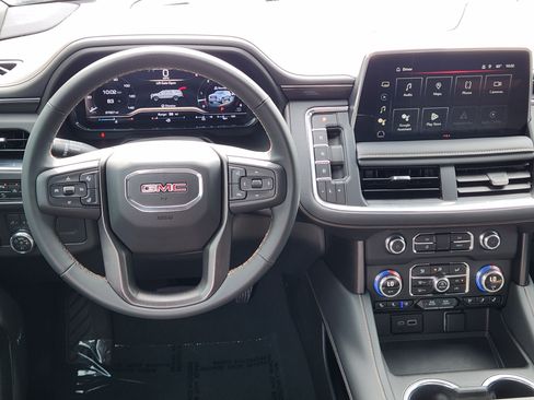 Used 2023 GMC Yukon AT4 AWD/4WD image 30