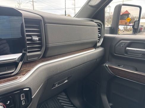 Used 2025 GMC Sierra 2500 SLE w/ SLE Convenience Package AWD/4WD image 42