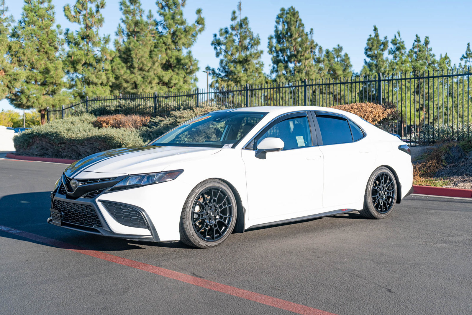 Used 2024 Toyota Camry SE w/ TRD Appearance Package (TMS) FWD image 3