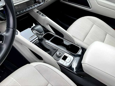 Used 2022 Kia Telluride EX w/ EX Premium Package image 16