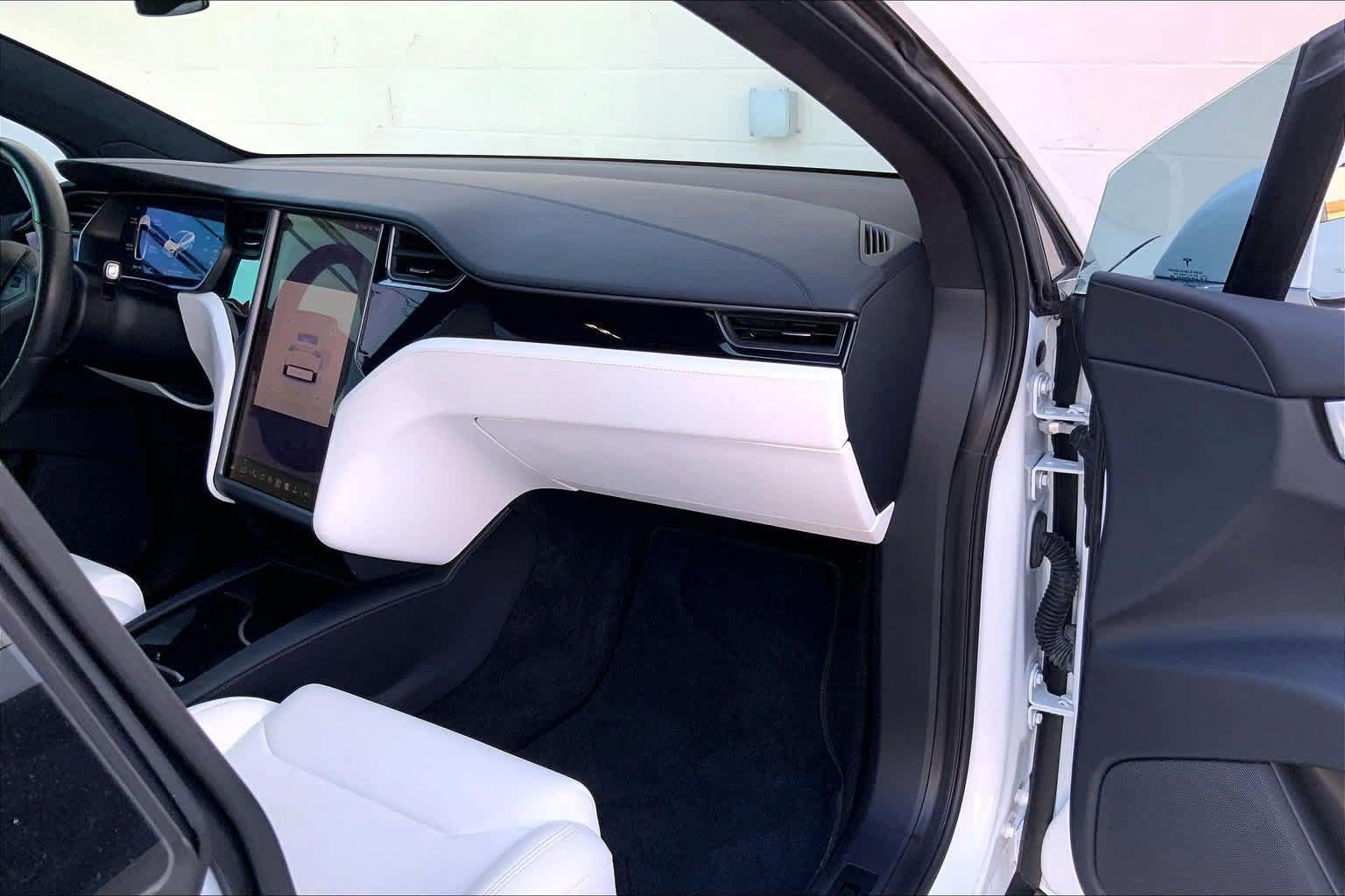 Used 2018 Tesla Model X 75D AWD/4WD image 22