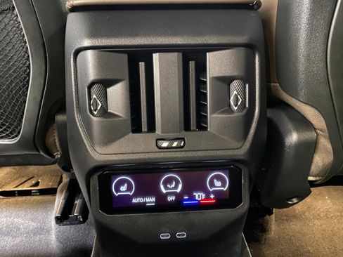 Used 2025 BMW X3 xDrive30i w/ Convenience Package image 9