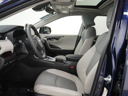 Used 2025 Toyota RAV4 Limited w/ Weather Package AWD/4WD image 24