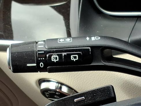 Certified 2025 Mercedes-Benz GLC 350e 4MATIC image 21