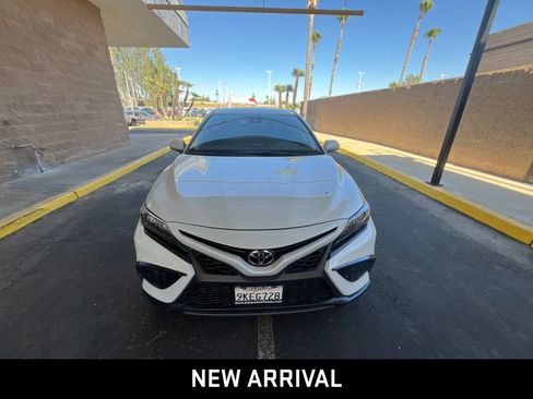 Used 2024 Toyota Camry SE w/ Convenience Package FWD image 2
