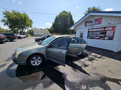 Used 2009 Ford Fusion SE FWD image 24
