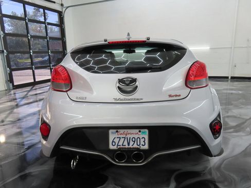 Used 2013 Hyundai Veloster Turbo FWD image 9