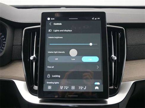 New 2026 Volvo XC90 B6 Plus w/ Protection Package Premier image 17