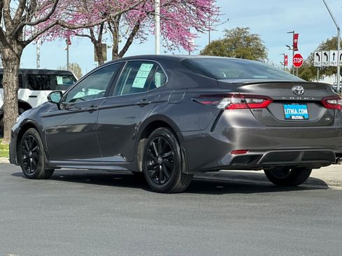 Used 2024 Toyota Camry SE FWD image 6
