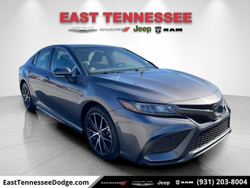 Used 2023 Toyota Camry SE image 1