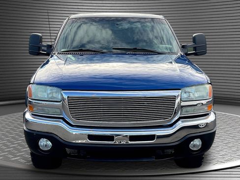 Used 2004 GMC Sierra 1500 SLE w/ Light Duty Power Package AWD/4WD image 2