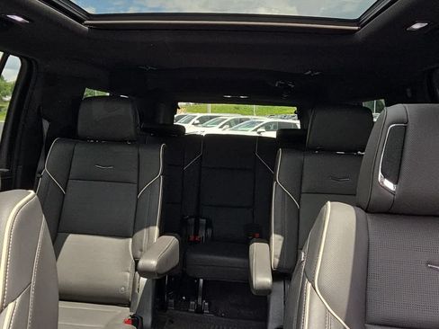 Used 2023 Cadillac Escalade ESV Premium Luxury w/ LPO, Radiant Package AWD/4WD image 8