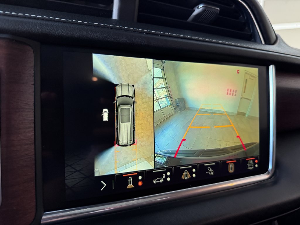 Certified 2023 GMC Yukon Denali Ultimate AWD/4WD image 24