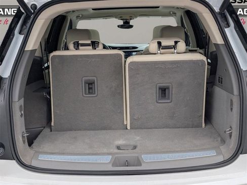 Used 2020 Cadillac XT6 Premium Luxury image 12