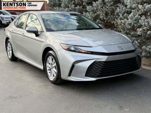 Used 2026 Toyota Camry LE image 10