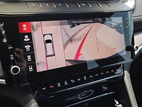 New 2026 Jeep Grand Cherokee Limited AWD/4WD image 18