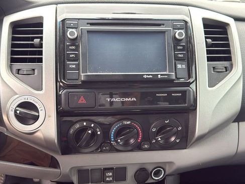 Used 2015 Toyota Tacoma TRD Pro w/ TRD Sport Package image 9