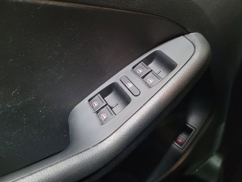Used 2015 Volkswagen Jetta SE FWD image 27