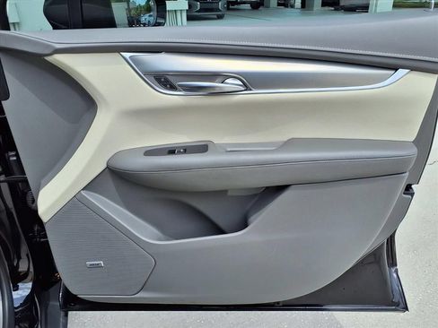 Used 2022 Cadillac XT5 Premium Luxury FWD image 11