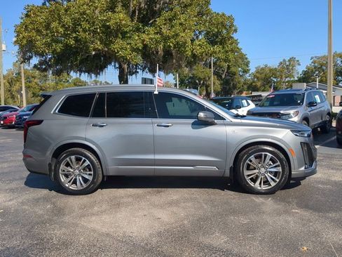 Used 2021 Cadillac XT6 Premium Luxury image 3