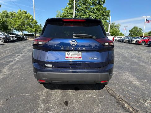 Used 2024 Nissan Rogue SV AWD/4WD image 6