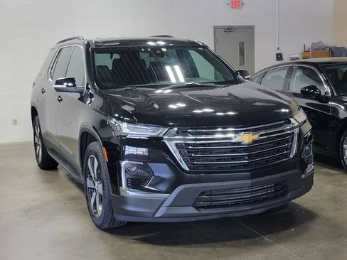 Certified 2023 Chevrolet Traverse LT w/ LT Premium Package AWD/4WD image 4
