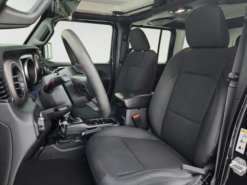 Used 2018 Jeep Wrangler Unlimited Sport AWD/4WD image 17