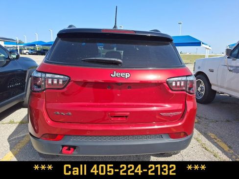 Used 2025 Jeep Compass Trailhawk AWD/4WD image 11