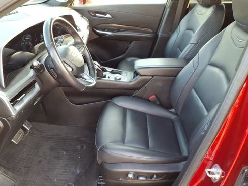 Used 2025 Cadillac XT4 Sport w/ Cold Weather Package FWD image 5