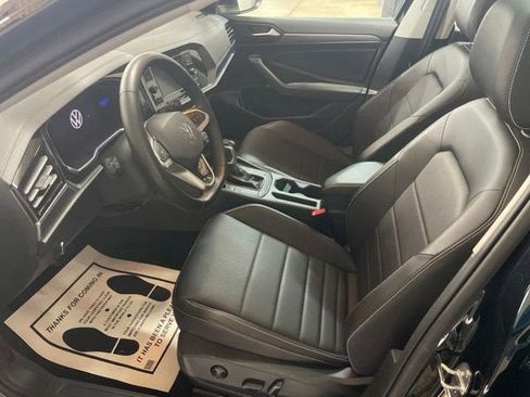 Certified 2023 Volkswagen Jetta SE w/ Panoramic Sunroof Package FWD image 13