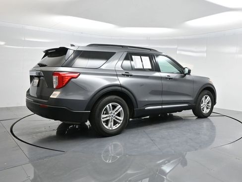 Used 2022 Ford Explorer XLT image 39