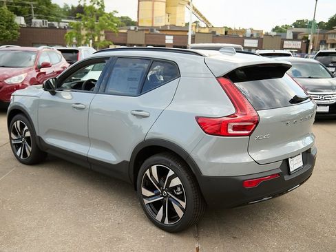 New 2025 Volvo XC40 B5 Plus w/ Protection Package Premier image 7